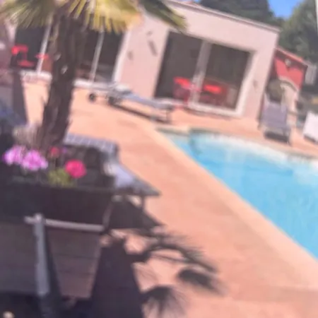 Segustera Bed & Breakfast 3*
